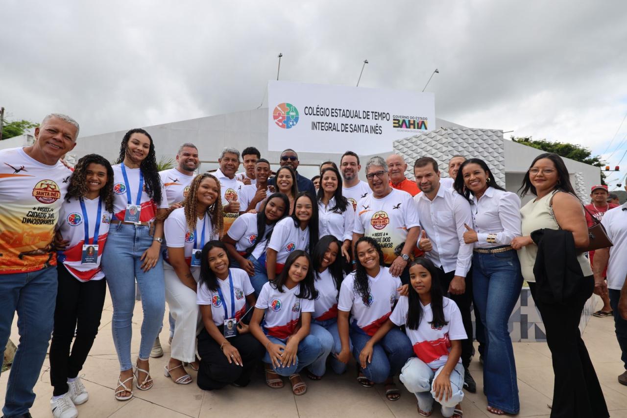Jerônimo Rodrigues passa o domingo entregando e inaugurando obras em Santa Inês