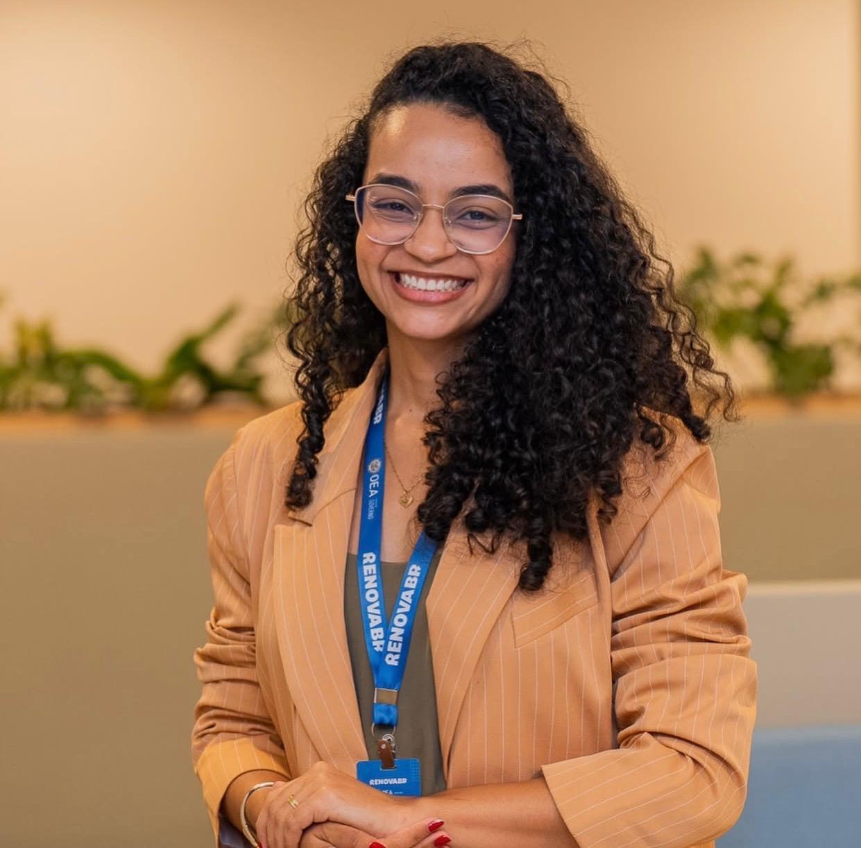 Após ter sofrido um grave acidente vereadora Luma Menezes recebe alta hospitalar