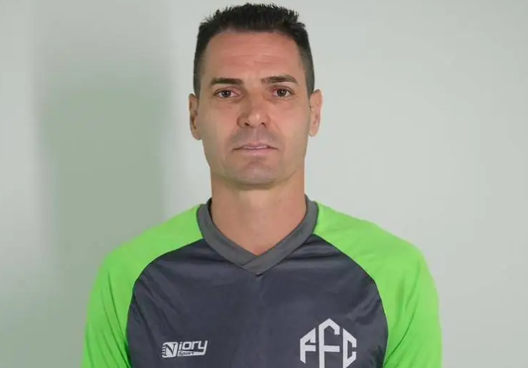 Feira FC anuncia experiente volante com experiência de Libertadores