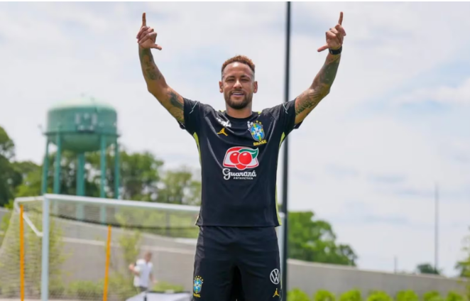 Carlo Ancelotti garante que Neymar estará disponível diante da Escócia