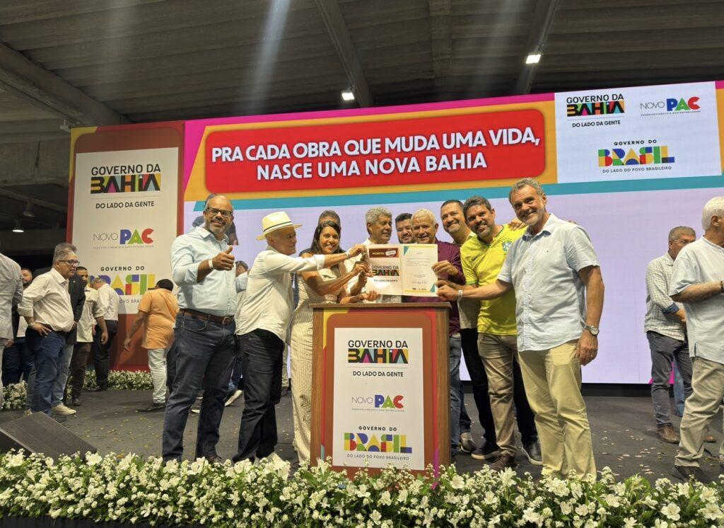 Governador Jerônimo Rodrigues autoriza importantes obras para Catu durante agenda em Salvador