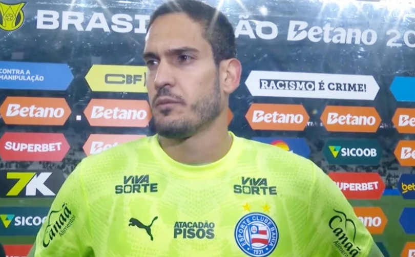 Destaque da partida com boas defesas, o goleiro Ronaldo valorizou o ponto somado fora de casa
