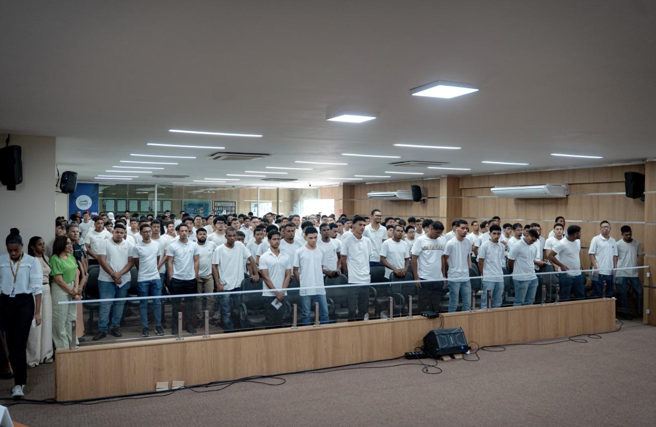 303 jovens participam de cerimônia de Juramento à Bandeira em Catu